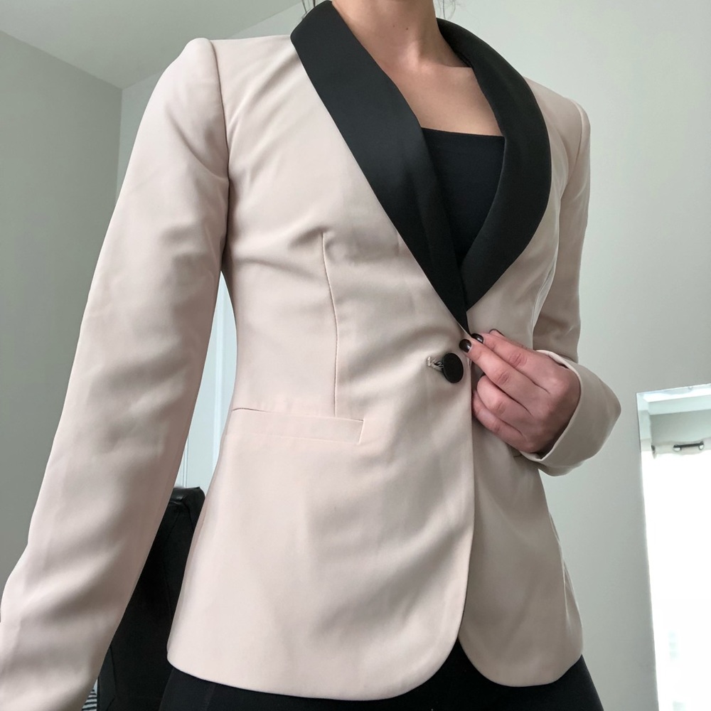 Blazer - Picture 2 of 4